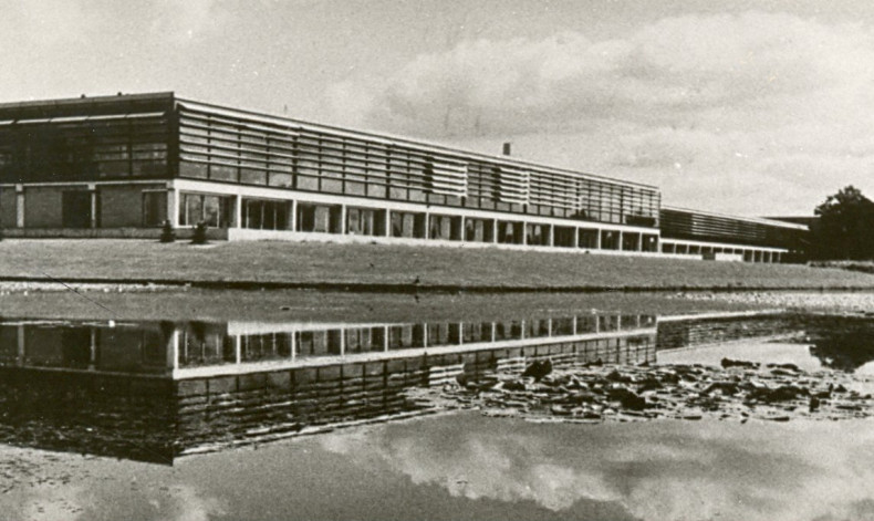Gebouw Langezijds in de jaren 70, Copyright Beeldbank University of Twente